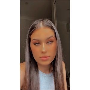 Meet your Posher, Abbee